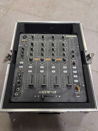 Controladora Allen & Heath Xone:43