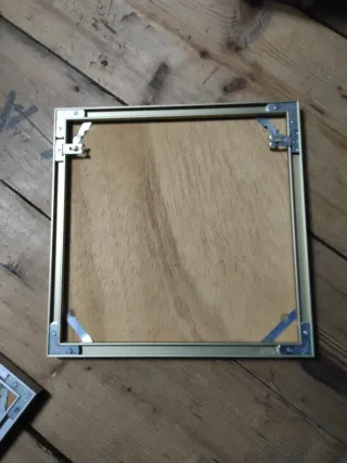 Cuadros de baño con marco metálico