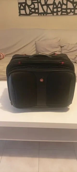Maleta de cabina y funda para portátil Wenger