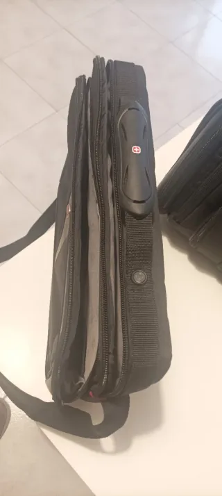 Maleta de cabina y funda para portátil Wenger