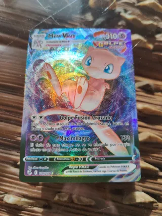Cartas Pokémon Mewtwo y Mew VMAX