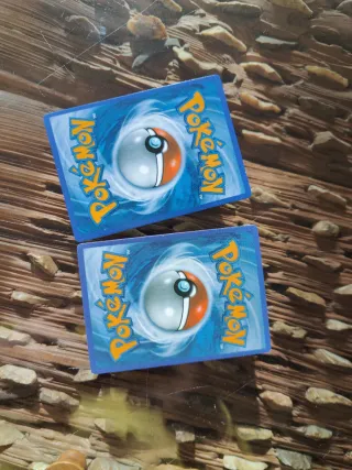 Cartas Pokémon Mewtwo y Mew VMAX