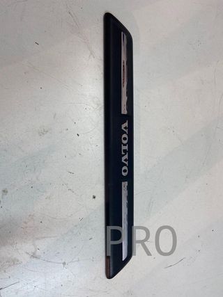 Pisa pies estribo volvo v40 moldura ref: 31265842