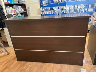 Mostrador curvo para negocio