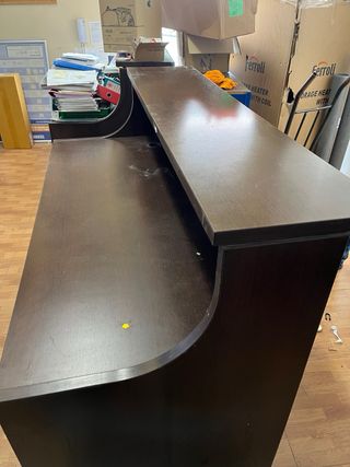 Mostrador curvo para negocio