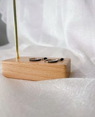 Pendientes Maka negros y plateados