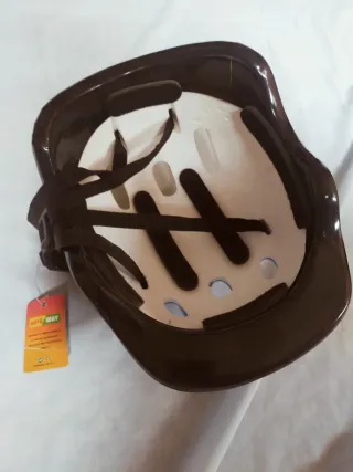 Casco infantil con dibujos