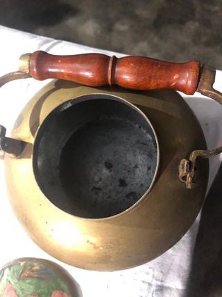 Bollitore ottone manico legno decorato