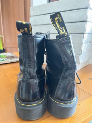 Anfibi Dr. Martens neri