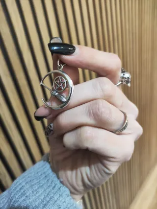 Colgante Pentagrama y Escoba Plata con luna