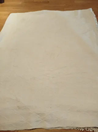 Colcha blanca para cama 90 cm.