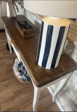 Recibidor madera restaurado con mucho encanto