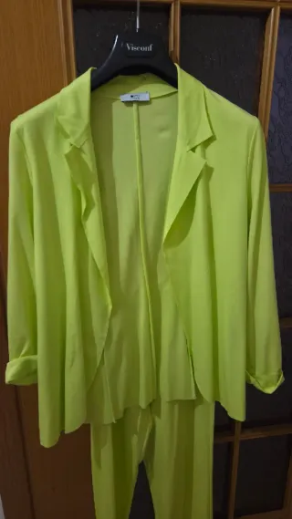 Coordinato giacca e pantalone verde fluo