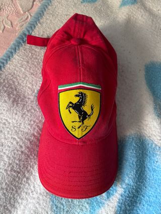 Gorra Scuderia Ferrari Roja