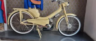 Mobilette Clásica Amarilla