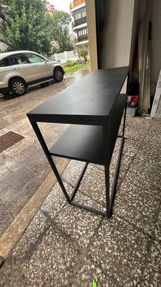 Estantería metálica negra