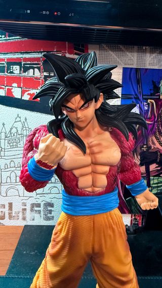 Figura Goku SSJ4
