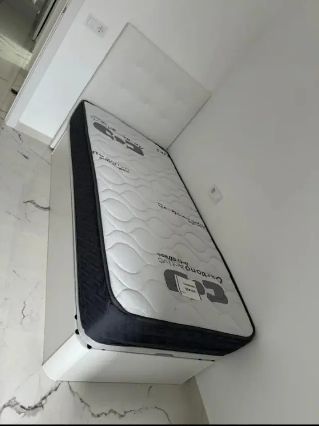 Canapés y colchones nuevos