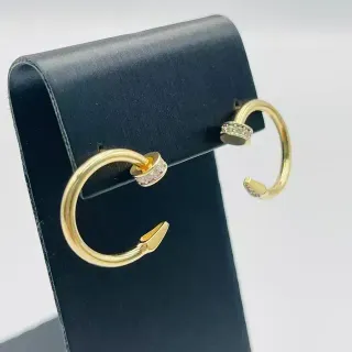 PENDIENTES CLAVO HUECO. Oro 18k.