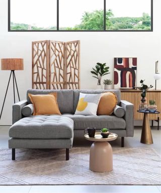 Sofá Kave Home Debra + reposapiés - Easy-Clean