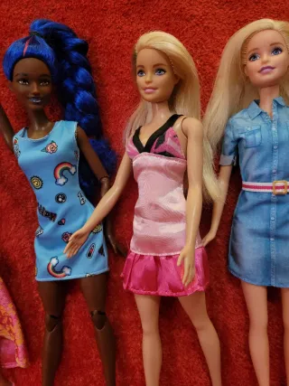 Lote de 5 Barbies con defectos