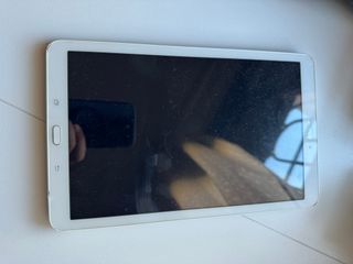 Tablet Samsung Blanca Pantalla Agrietada