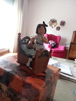 Figura cerámica Nadal niña y osito