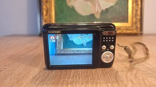 Cámara Digital Fujifilm FinePix A170 10.2 MP Negra