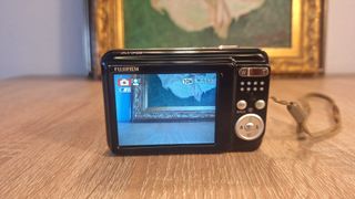 Cámara Digital Fujifilm FinePix A170 10.2 MP Negra