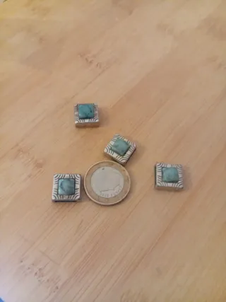 4 abalorios Zamak baño plata con turquesa