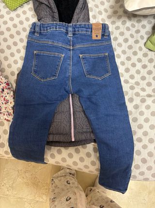 Chaleco Disney gris con Mickey