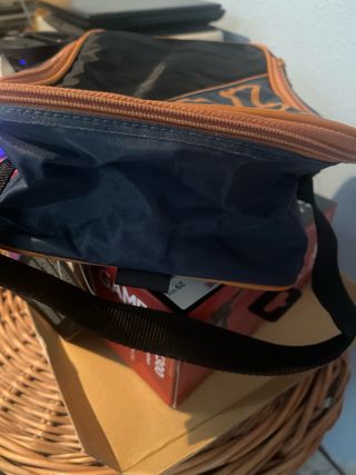 Bolso Kappa Negro y Naranja