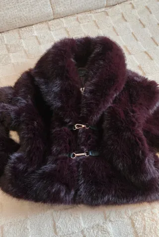 Cappotto corto pelliccia sintetica con alamari