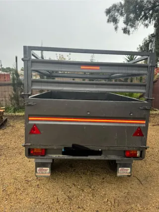 Remolque de carga con documentación