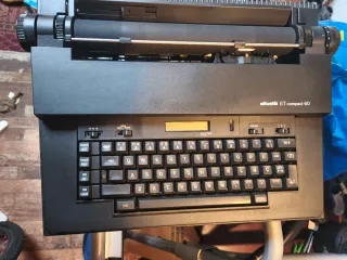Máquina de escribir Olivetti ET Compact 80
