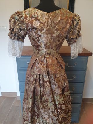 Traje de fallera dorado vintage (1974)