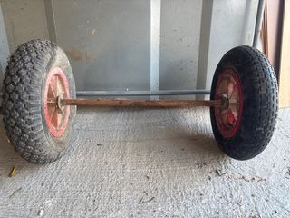 Eje con ruedas para carretilla