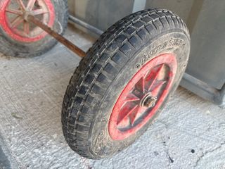 Eje con ruedas para carretilla