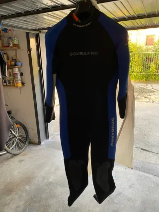 Muta SCUBAPRO con cappuccio