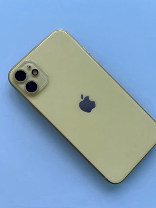 iPhone 11 Amarillo 64GB