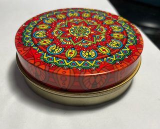 Scatolina colorata + saponetta alla lavanda