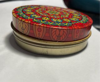 Scatolina colorata + saponetta alla lavanda