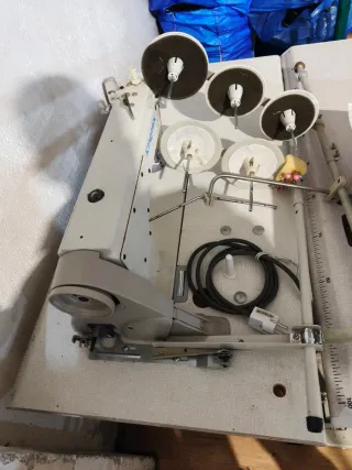 Máquina de coser Overlock 3 hilos