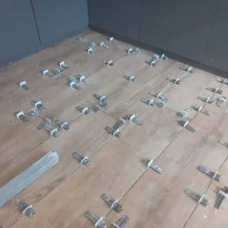 Suelo porcelánico imitación madera