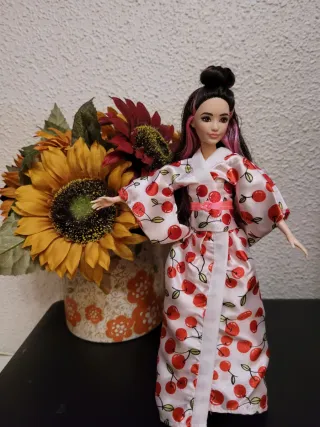 Muñeca barbie petit con kimono