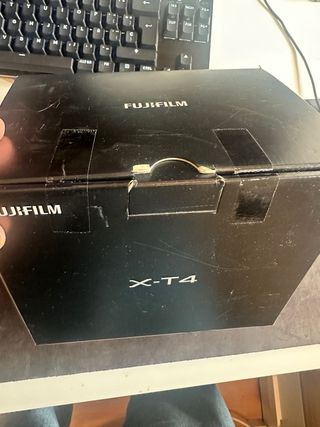 Fujifilm XT-4 + Fujinon XF 18-55mm