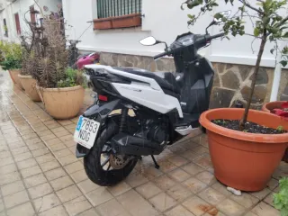 Peugeot 125 Scooter Automática