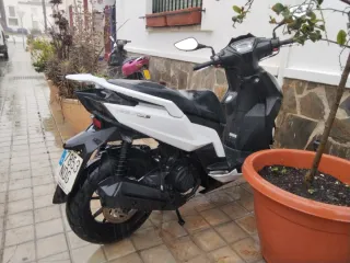 Peugeot 125 Scooter Automática