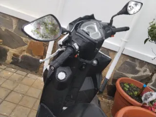 Peugeot 125 Scooter Automática