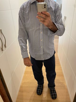 Camisa de vestir rayas azules y fondo azul claro